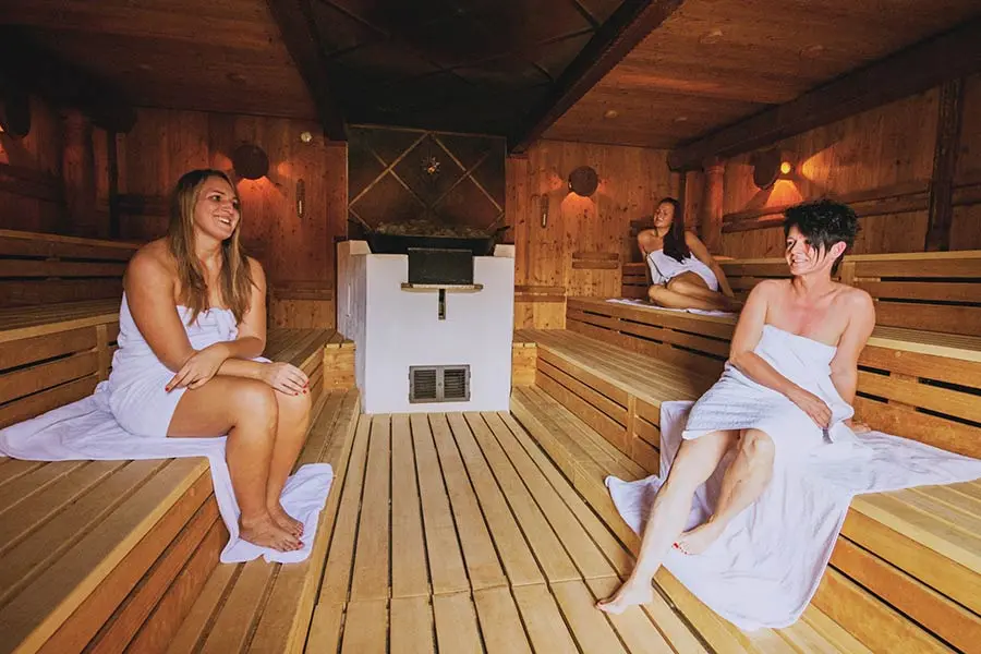 Frauen in der Sauna im Saunaparadies Wettenberg